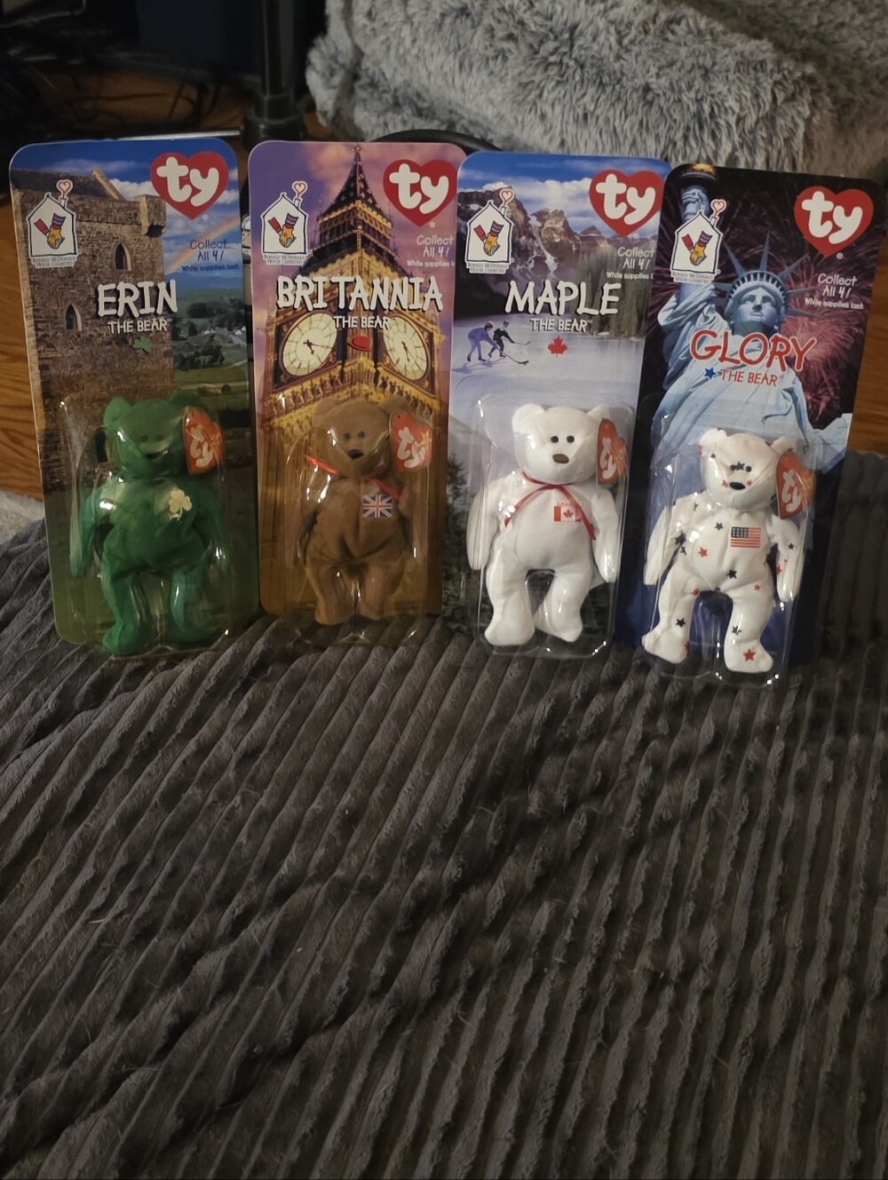 VTG 1999 Ty Teenie Beanie Babies International Bears Full Set of 4!